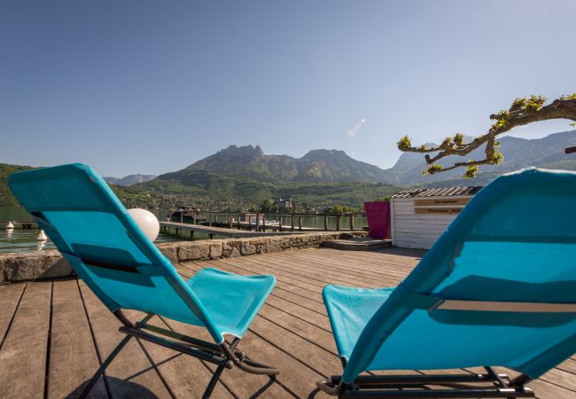 private beach, baie des voiles, holiday rental, location, annecy, lake, mountains, luxury, flat, hotel, sun, snow, vacation