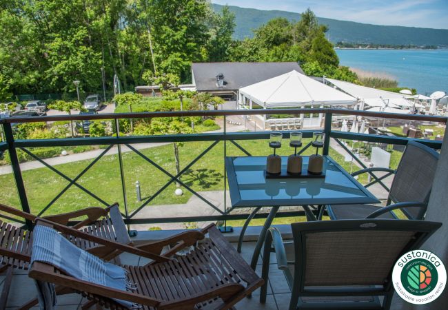 Flat for rent Duingt, private beach at lac d'anecy, duplex 5p for rent, what is the weather like in annecy in summer?, France