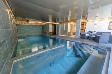 Apartment in La Clusaz - LCZ - Luxueux T4 au pied des pistes, 5*