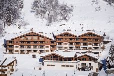 Appartement à La Clusaz - LCZ - Charmant T3 spa aux pieds des pistes, 4*